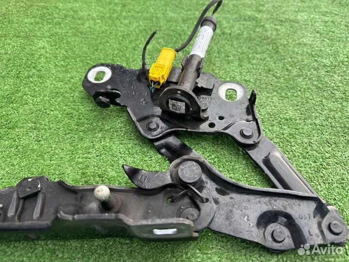 Петля капота Bmw X4 G02 B57 2020