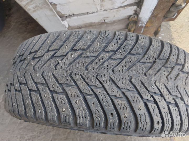 Nokian Tyres Hakkapeliitta 8 215/60 R16