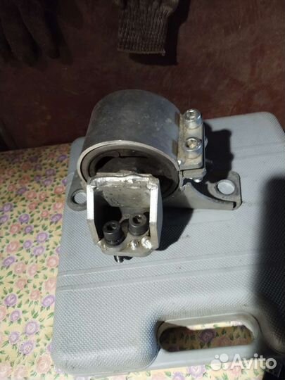 Гидроoпорa двигатeля правая для Lаda Vestа