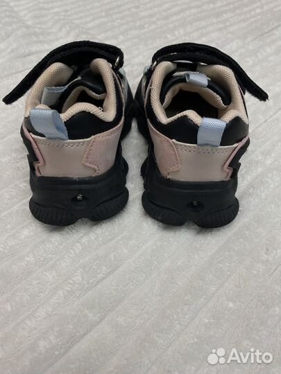 Кроссовки для девочки