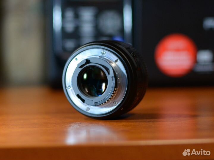 Объектив Nikon 35mm f/1.8G AF-S DX Nikkor