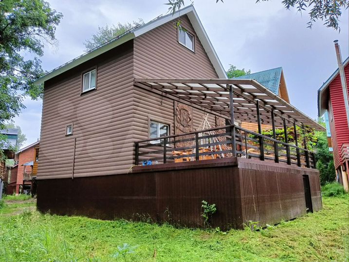 Дом 192 м² на участке 1,5 сот.