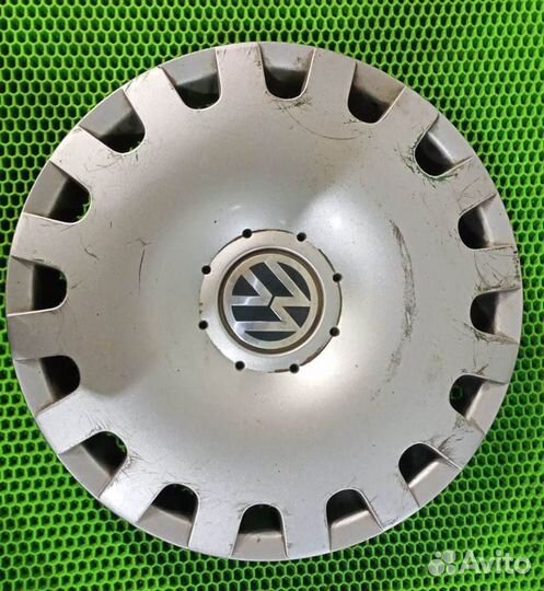 Колпак колеса Volkswagen Bora 1j0601147