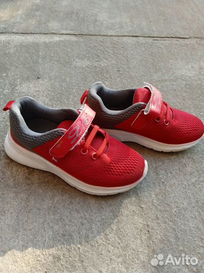 Кроссовки для девочки