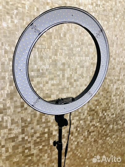 Кольцевая лампа RL-18 LED со штативом