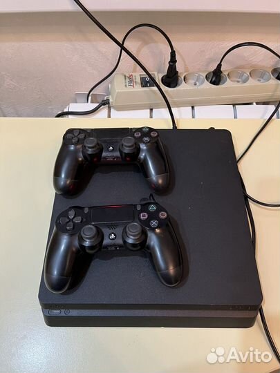 Игровая приставка ps4 slim 1tb
