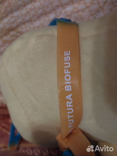 Для плавания очки и шапочки