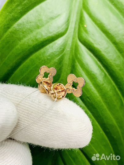 Золотые серьги пусеты