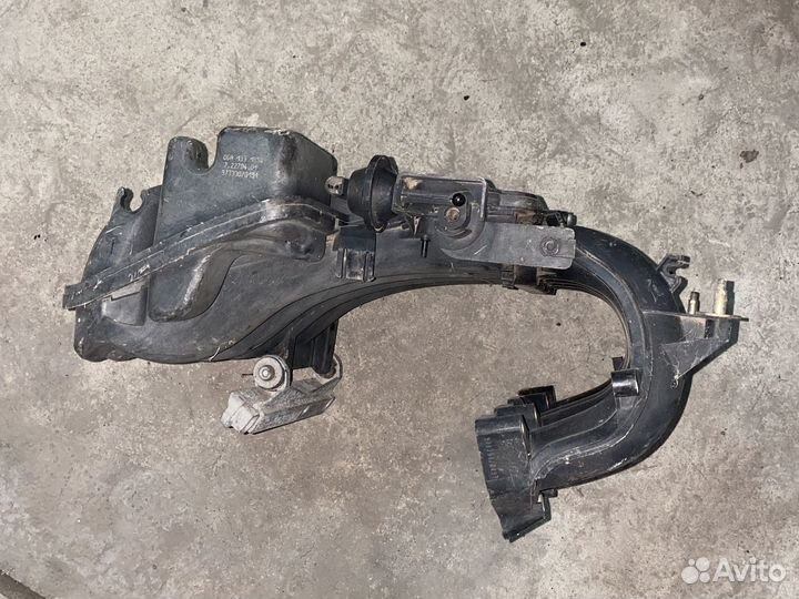 Коллектор впускной Golf 1.6л 8кл