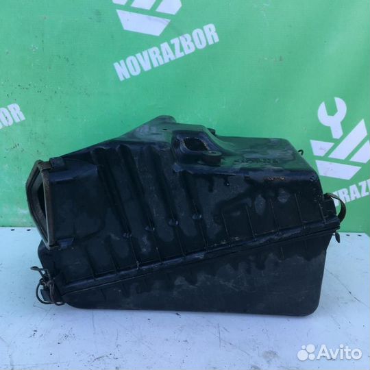 Корпус воздушного фильтра Тойота Карина Е