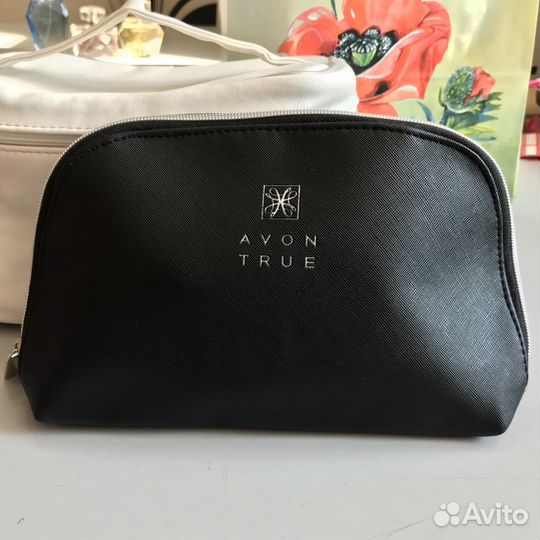 Косметички: белая или чёрная. Avon, в упаковке