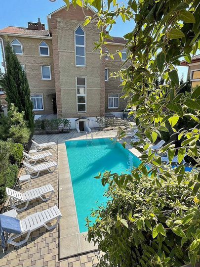 Гостиница, 750 м²