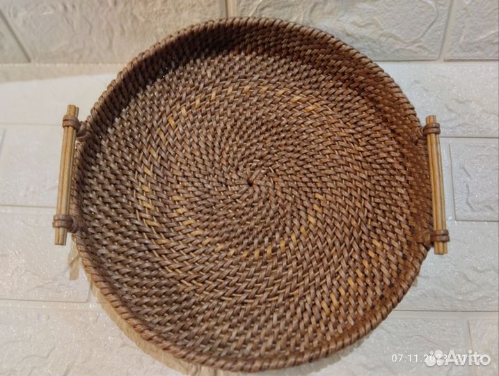 Поднос плетёный из бумажной лозы