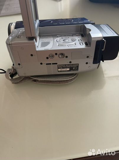 Камера Sony DCR-DVD200E