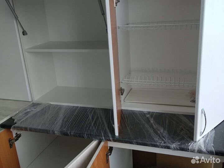 Кухонный гарнитур 1.2 метра