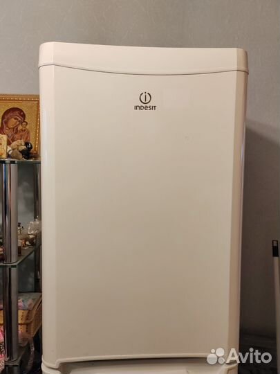 Холодильник indesit