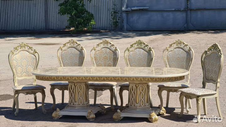 Столы и стулья