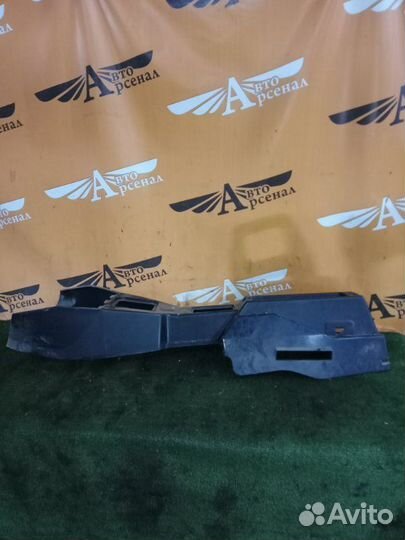 Консоль между сидений Иж 21261-030 2004