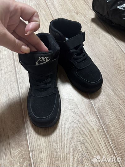 Кроссовки 29 р