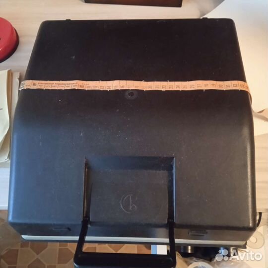 Печатная пишущая машинка Ивица