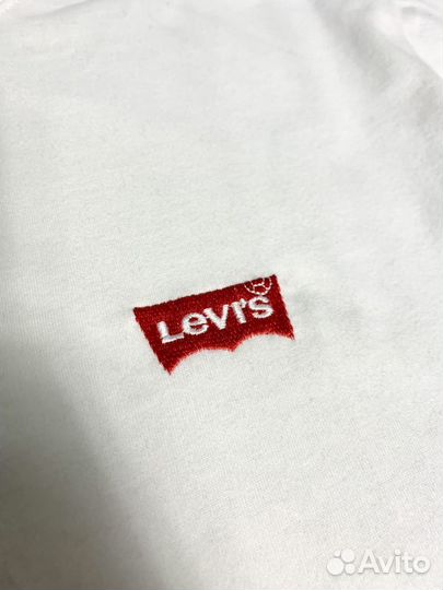 Лонгслив levis