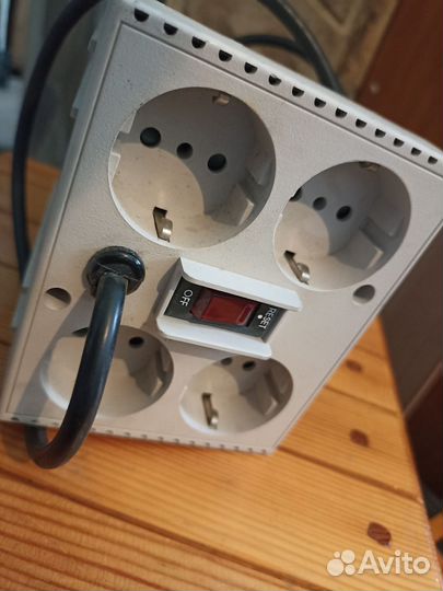 Стабилизатор напряжения powercom tca-2000 1квт