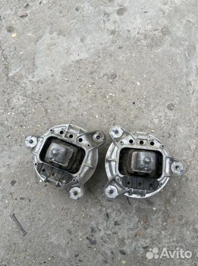 Опора двигателя подушка двигателя BMW