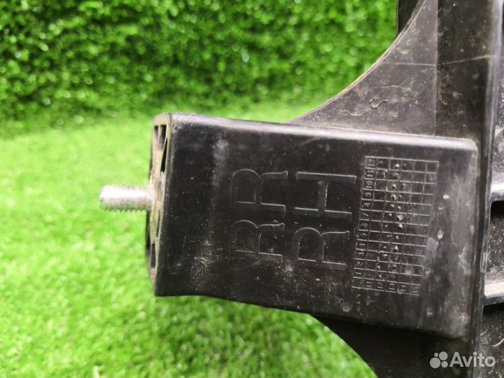 Направляющая стекла задняя правая Hyundai Ix35 LM