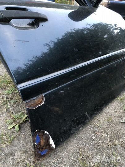 Продам передние двери мерседес 202