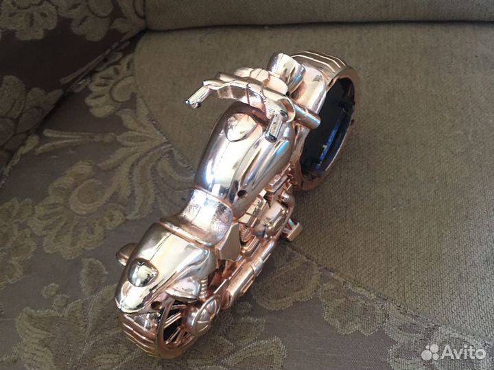 Часы ввиде мотоцикла