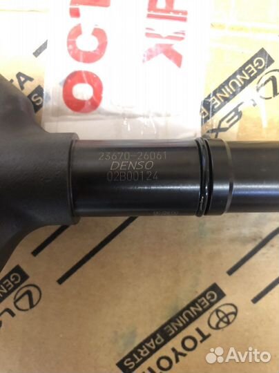 Топливная форсунка 23670-29126
