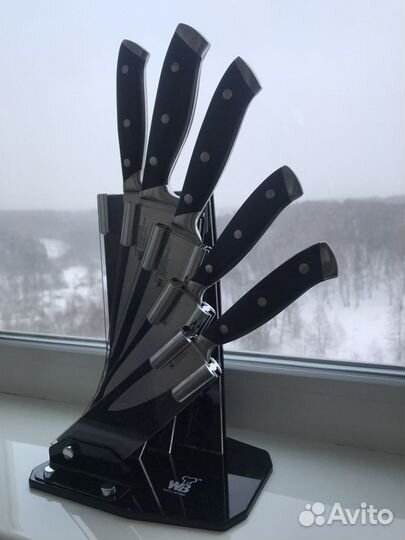 Набор кухонных ножей с подставкой Wellberg