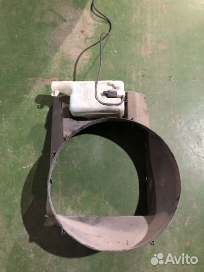 Dodge RAM диффузор радиатора