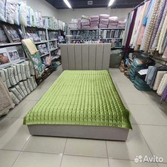 Стеганое велюровые покрывало