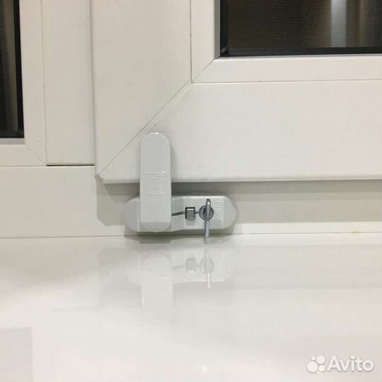 Установка детских замков на окна