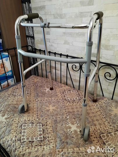 Ходунки для взрослых на колесах