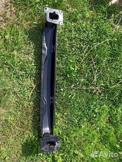 Усилитель заднего бампера Тигуан