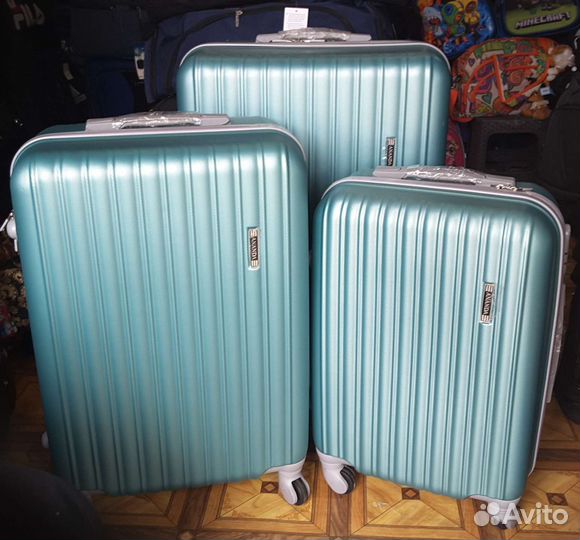 Чемоданы пластиковые