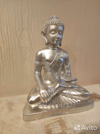 Статуэтка будды