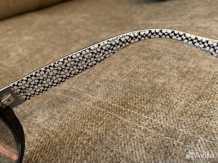 Солнцезащитные очки coach