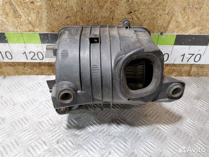 Корпус воздушного фильтра Volkswagen Passat b6 b6