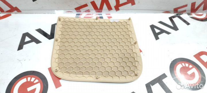 Сетка динамика задняя левая Volkswagen Touareg 7LA