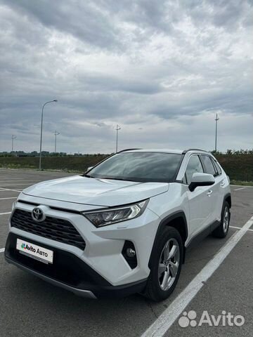 Toyota RAV4 2.0 CVT, 2019, 62 000 км с пробегом, цена 3250000 руб.