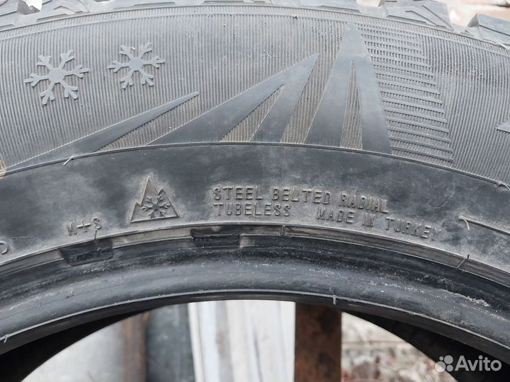 Dunlop GrandTrek Ice 03 215/65 R17 103T