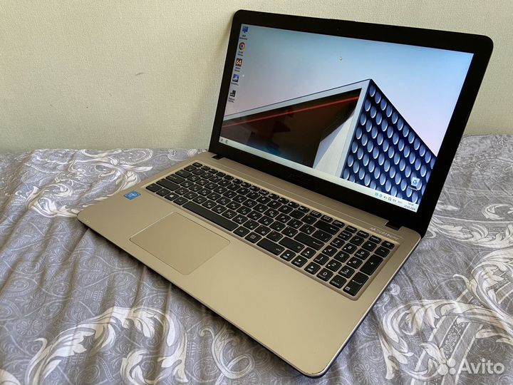 Отличный Ноутбук Asus Intel/4gb/SSD