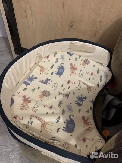 Столик в автокресло