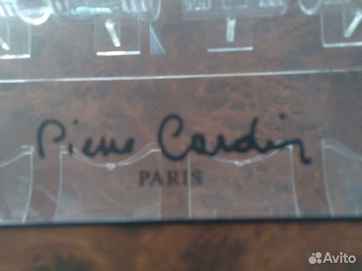 Фирменный бокс пьер карден для 12 зажигалок