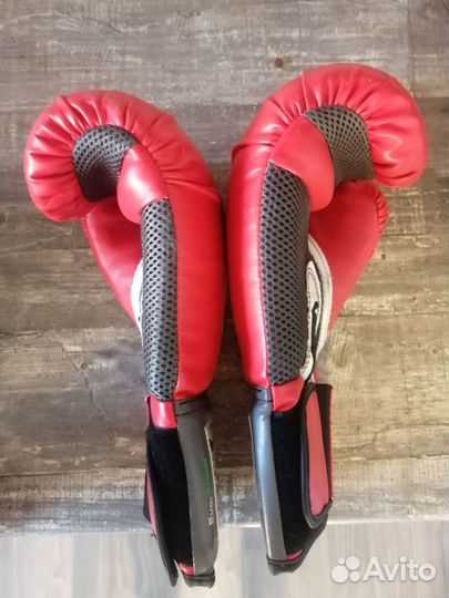 Боксерские перчатки 12 oz everlast