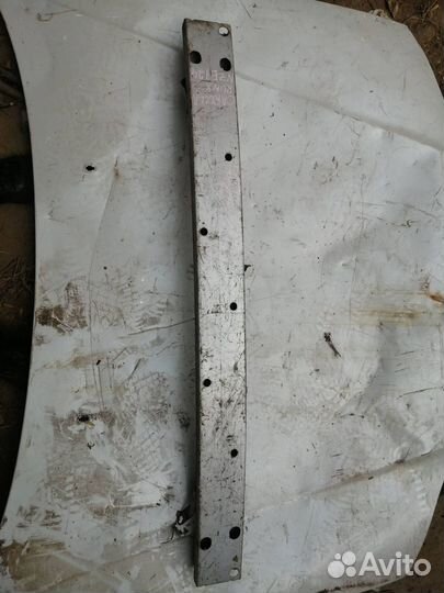 Усилитель бампера Toyota Corolla 124