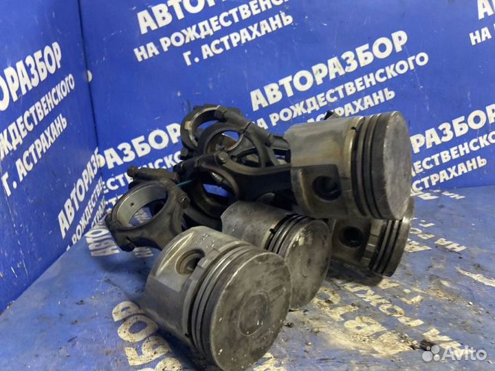 Поршень с шатуном. Газ 66 грузовой АВТОМОБИЛЬ